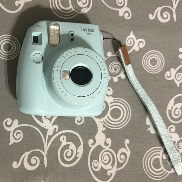 Instax Mini 9 Instant Camera - Mint Green - Picture 1 of 5